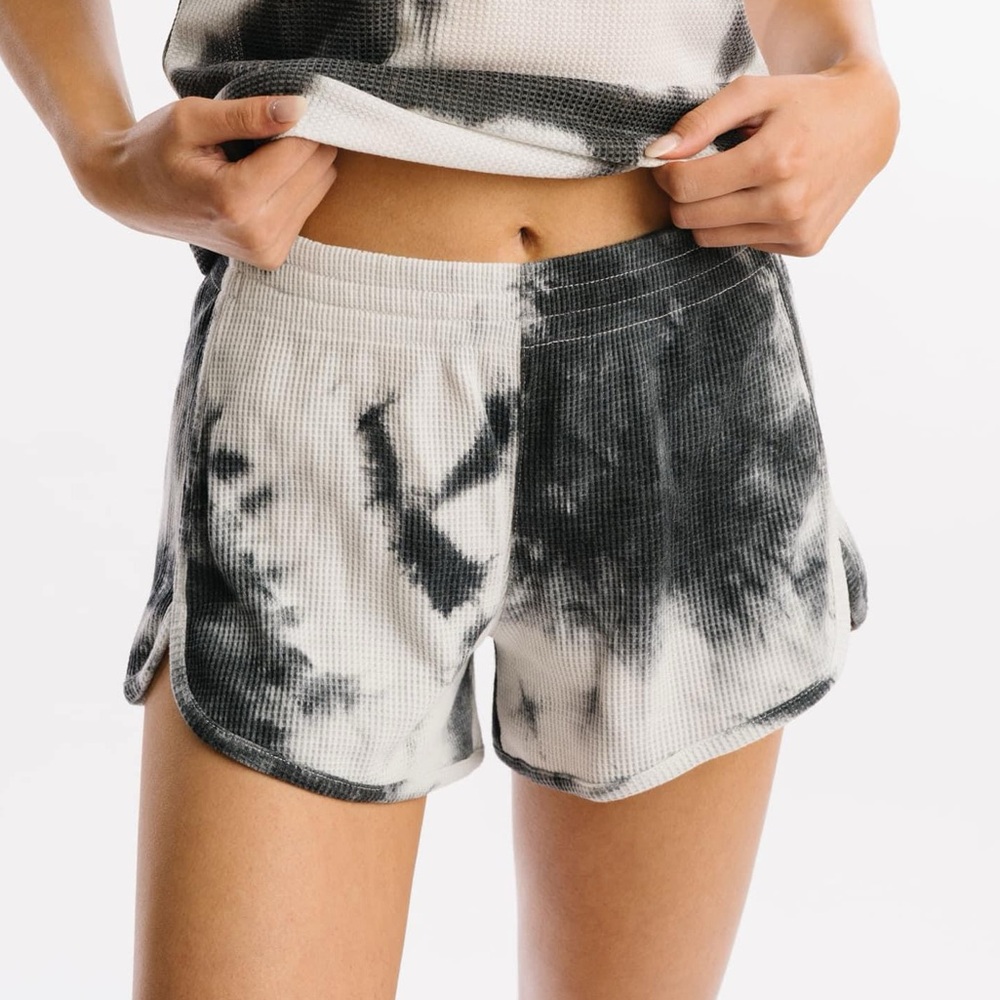 ZYIA Gray Hendrix Thermal Shorts Large NWT 2058